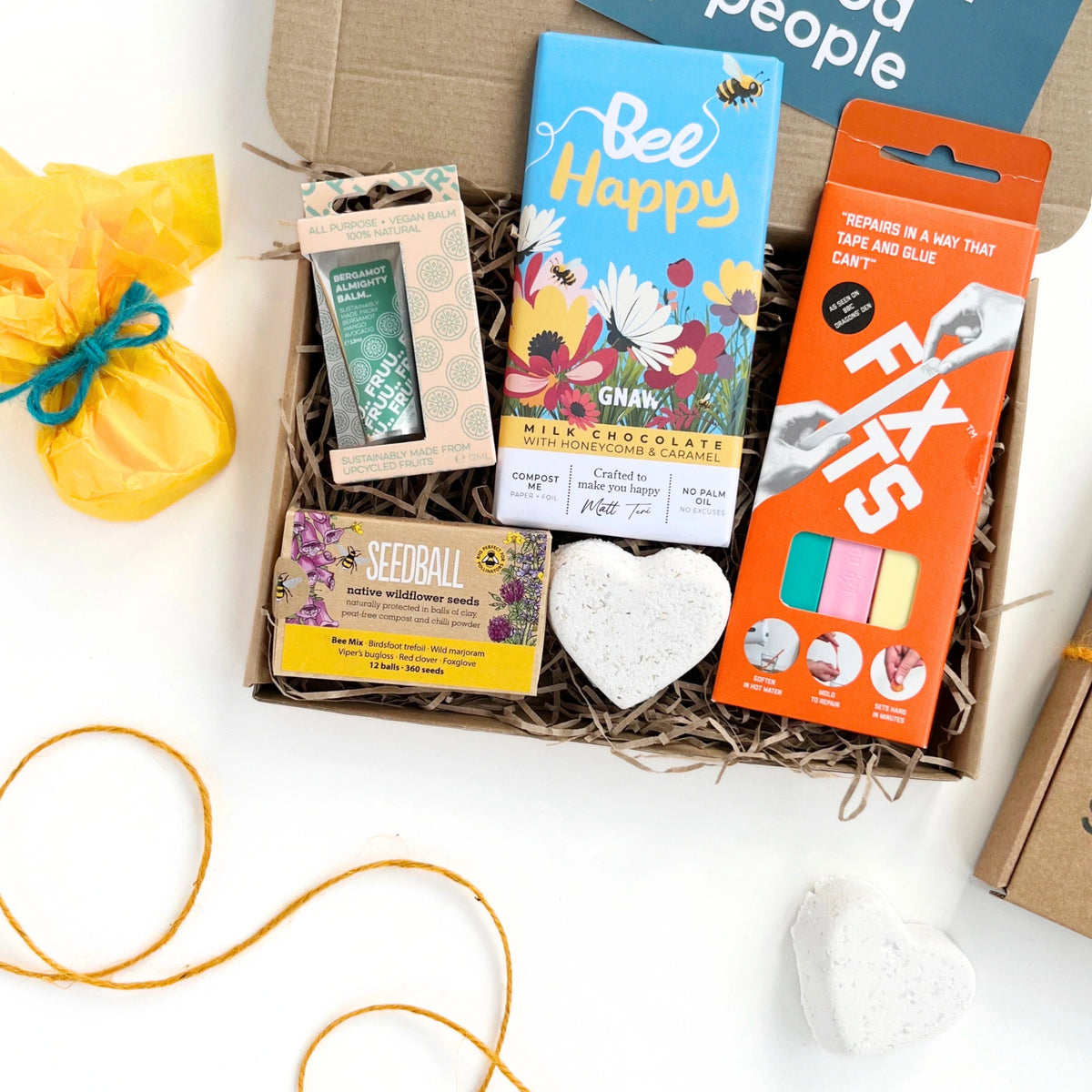 Bee Kind Box - Sustainable gift set for friends and loved ones, filled with ethical and eco-friendly treats