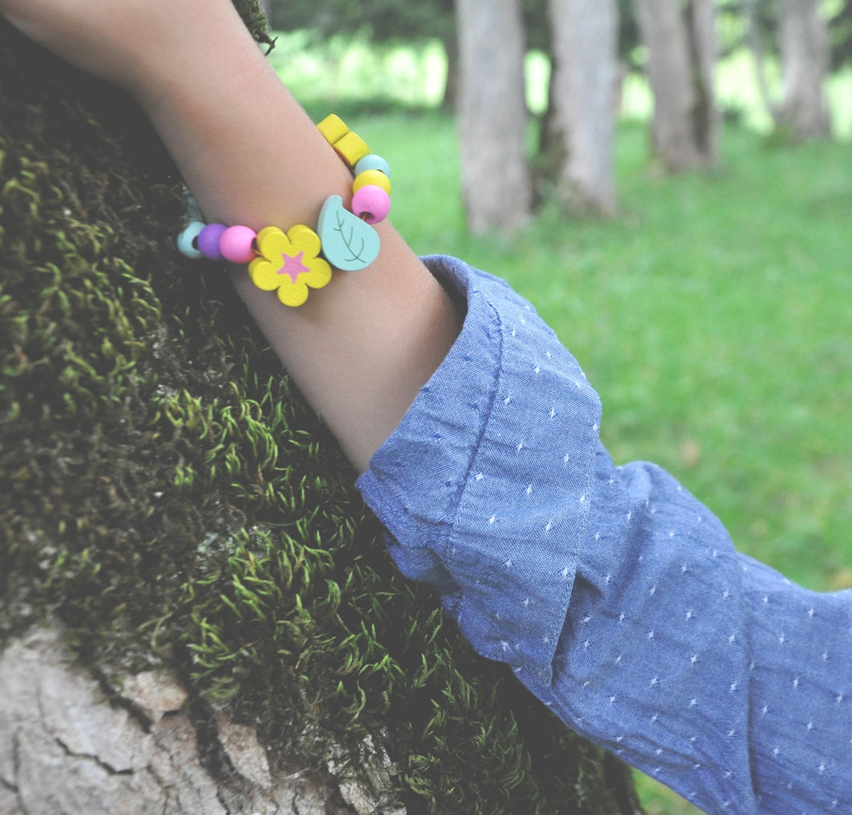 Create magical jewellery with the Cotton Twist Fairy Bracelet Kit! This image showcases the finished bracelet worn by a child