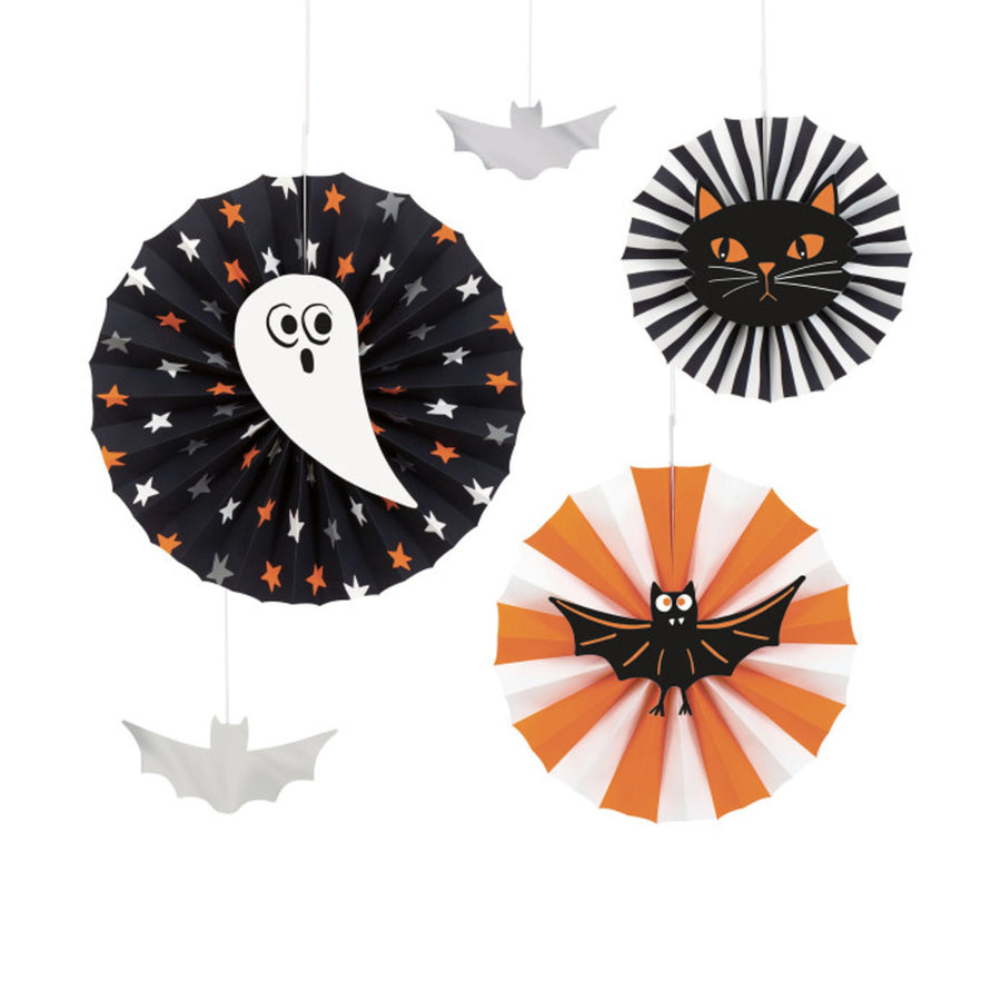 set of 5 paper hanging decorations with ghosts, bats and black cats in cute spooky designs. The decorations can be folded flat and are reusable. 