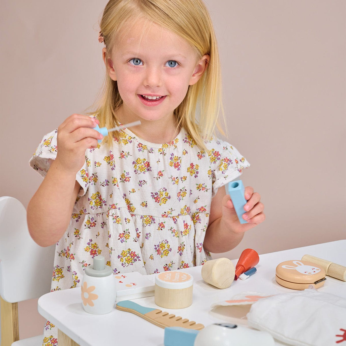 Mentari Toy Phone Mentari Bunny Make Up Set
