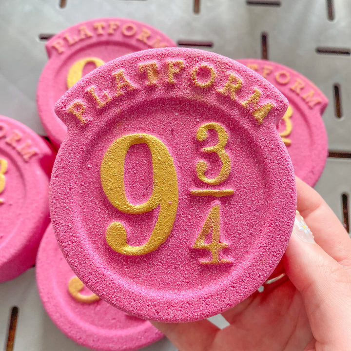 close up of a platform 9 and 3/4 bath bomb