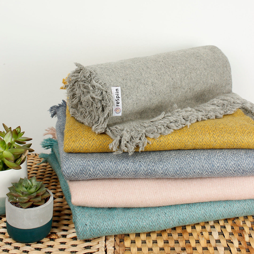 Respiin Homeware > Soft Furnishings > Throw Blanket Respiin Recycled Wool Throw - Light Grey